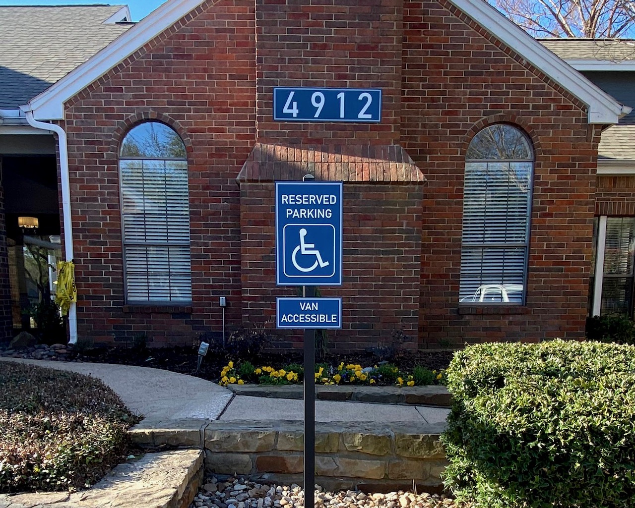 5-Parking-signs-apartments