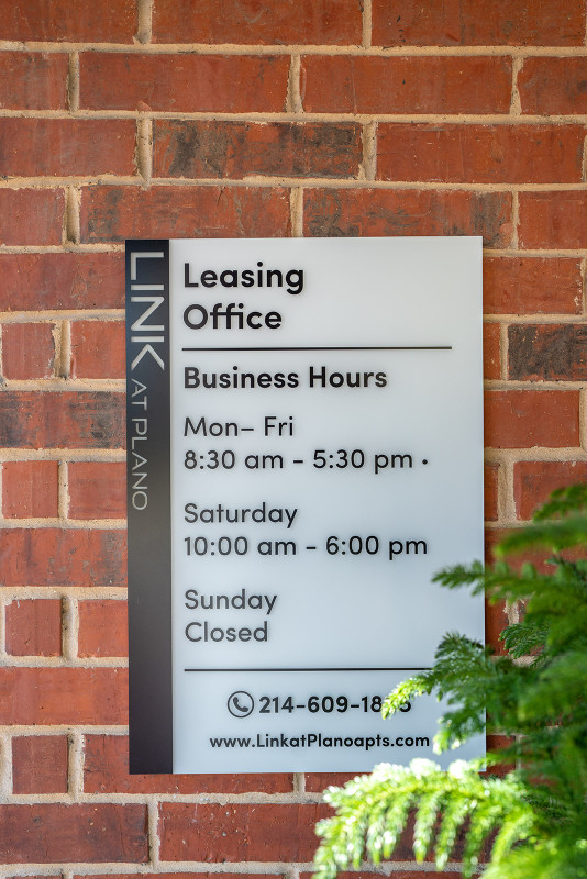 Leasing-office-hours-8