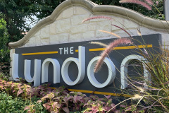 Lyndon-monument-sign-closeup_800