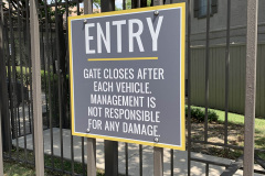 Lyndon-parking-gate-sign_800